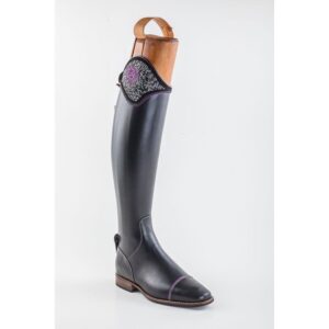 Stivali inglesi Erika in pelle con dettagli in vernice e top nero in camoscio decorato