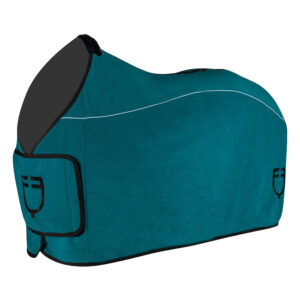 Coperta in pile con chiusura frontale a flap